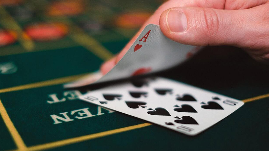 Player Hand Combination and the Dealer’s Upcard